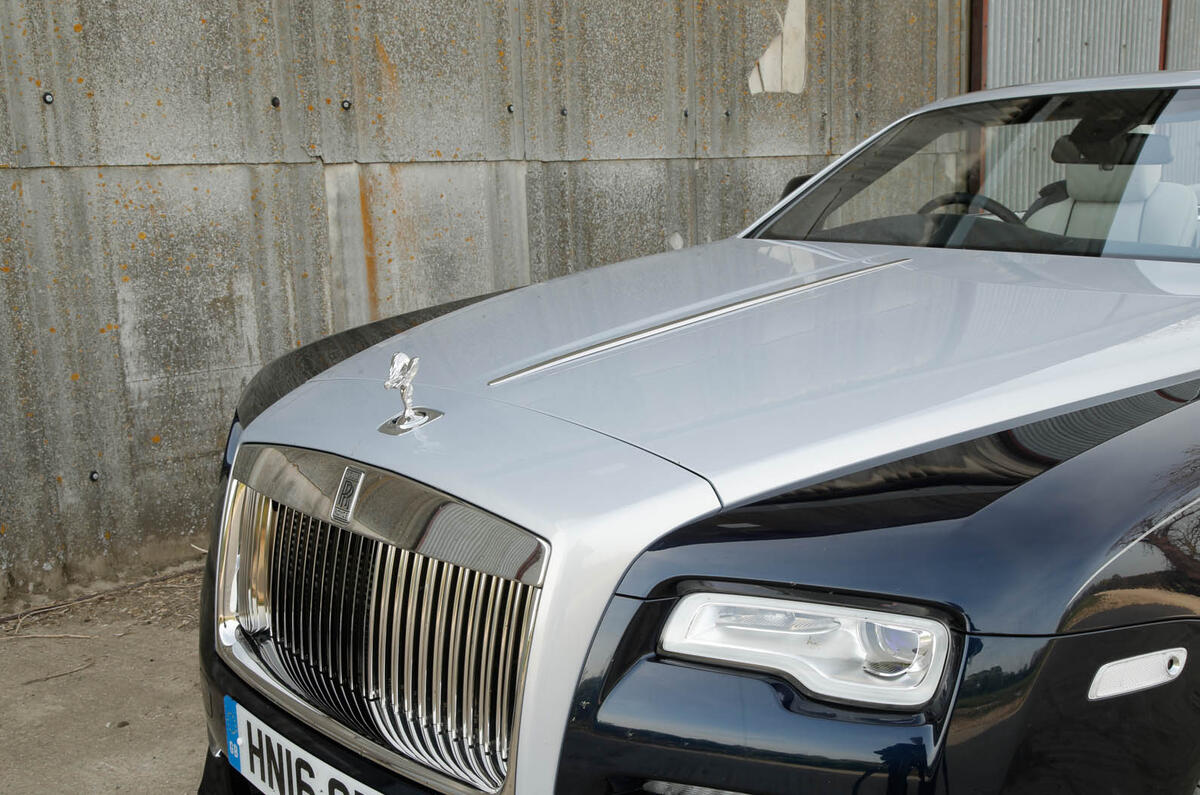 Rolls-Royce Dawn front grille