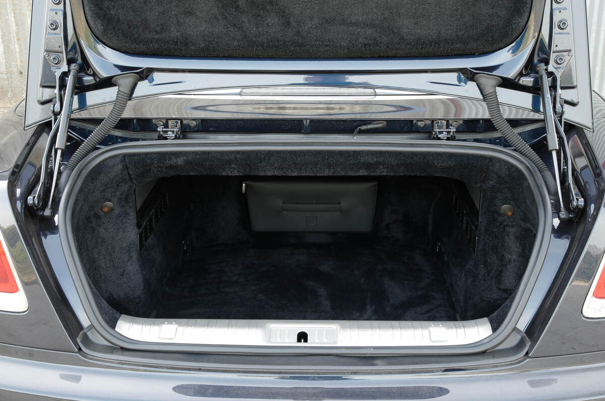 Rolls-Royce Dawn boot space