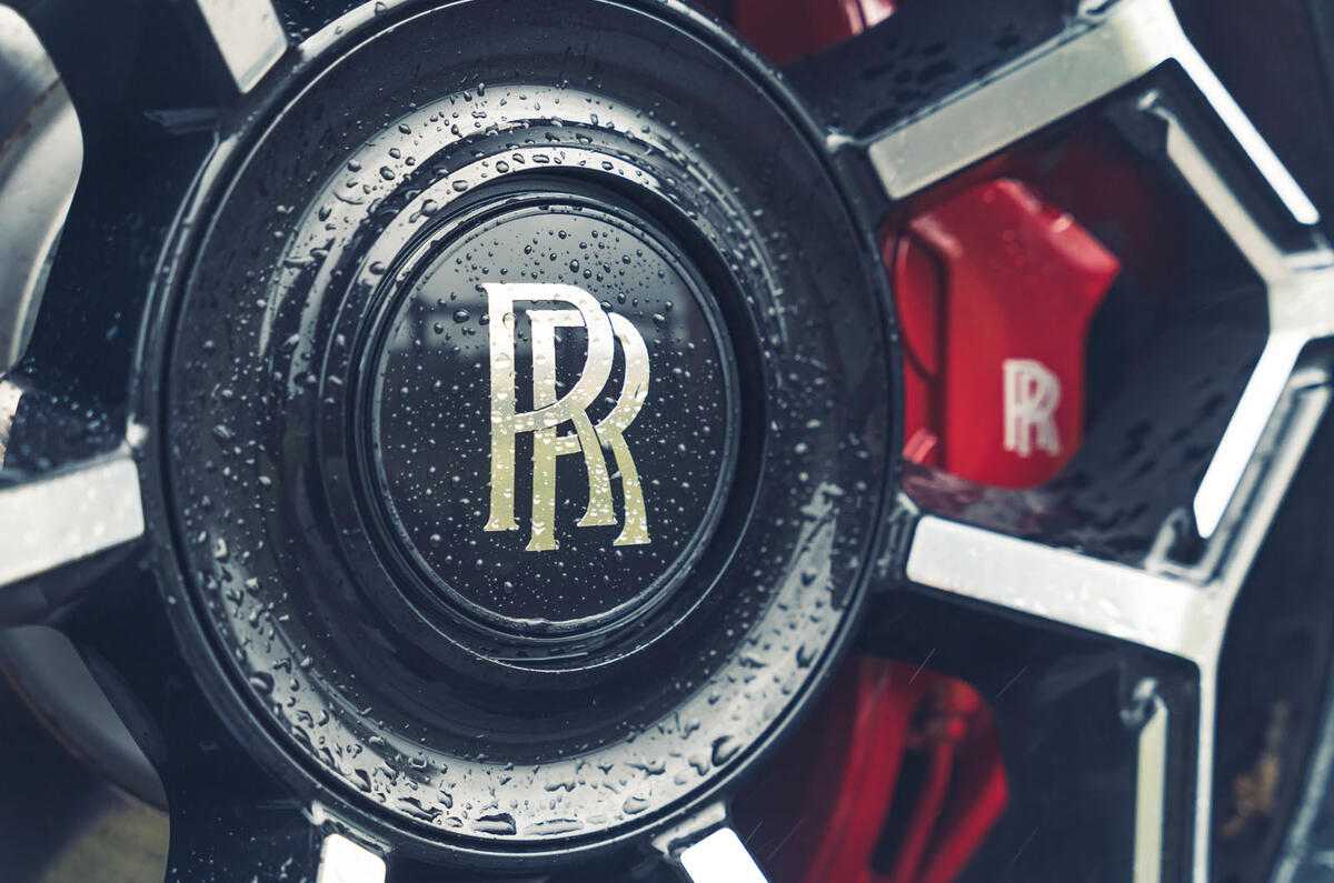 Rolls Royce Ghost avis 2025 008 badge