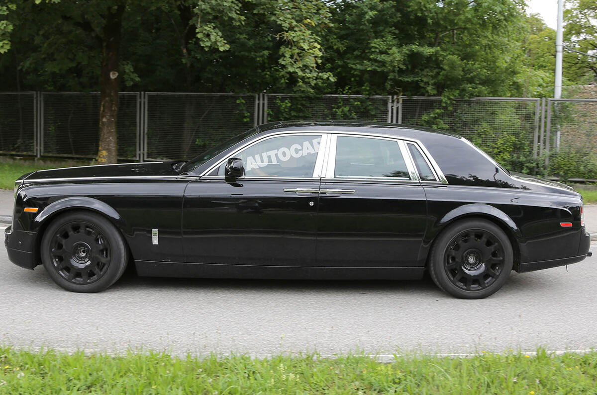 no title New Rolls-Royce Phantom spotted - first pictures