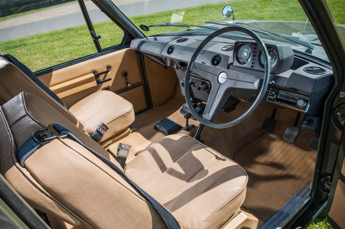 First ever production Range Rover to be auctioned