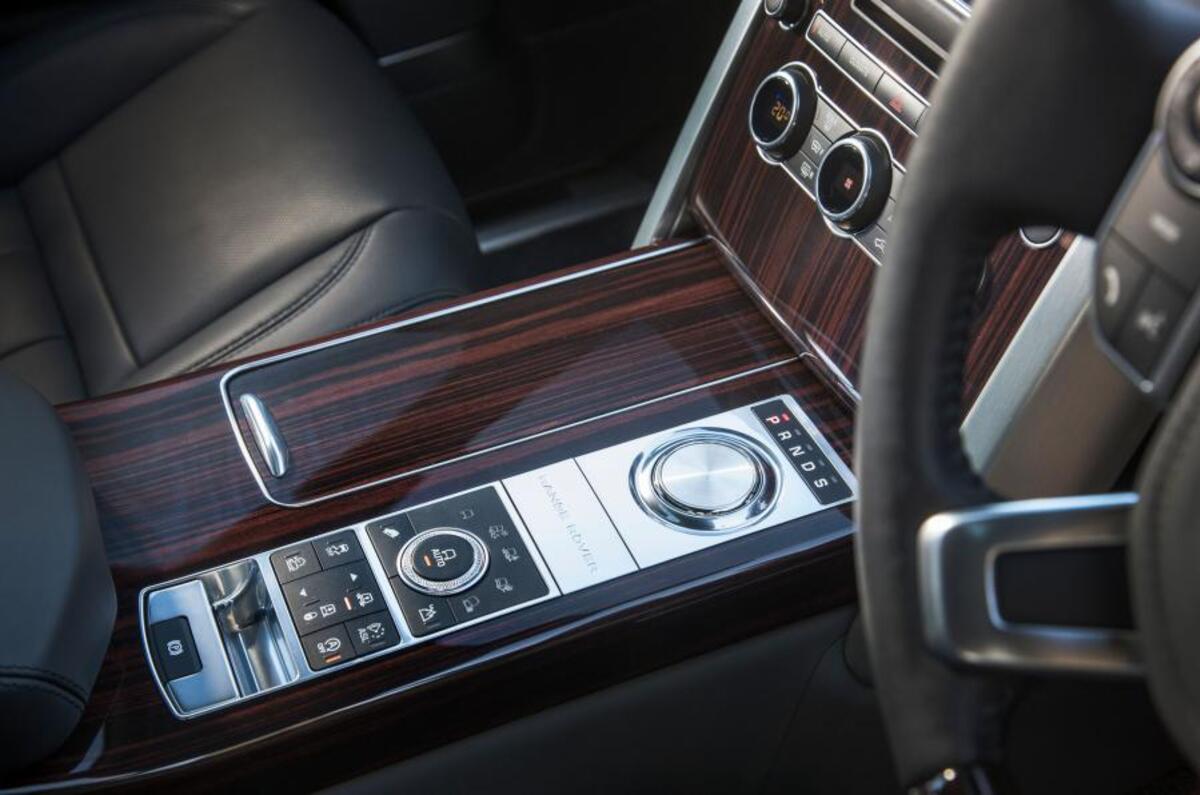 Range Rover SVAutobiography centre console