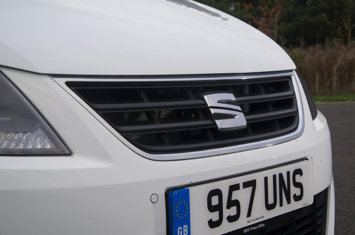 Seat Alhambra front grille