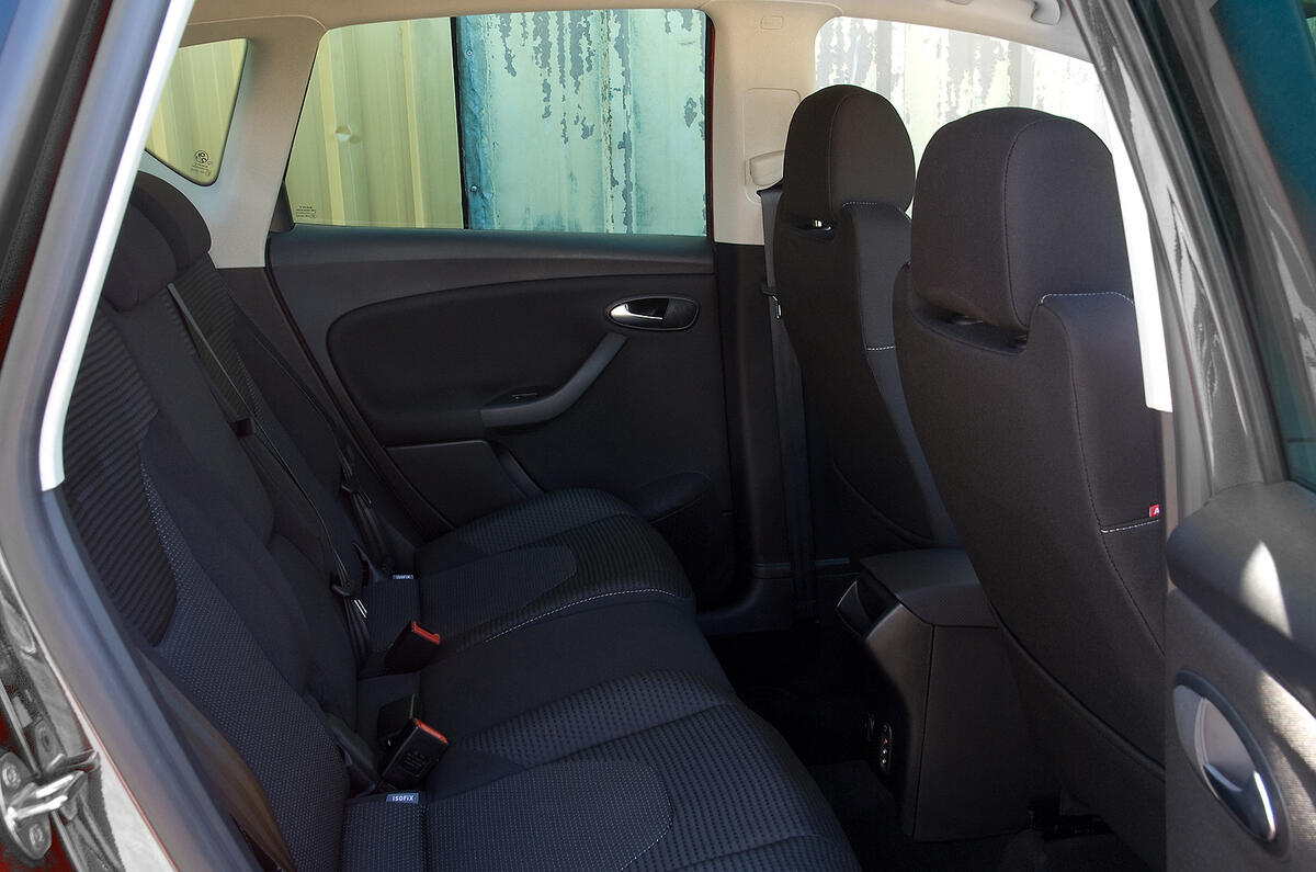 Rear seats offer very good head room. Squab is very flat Seat Altea rear seats