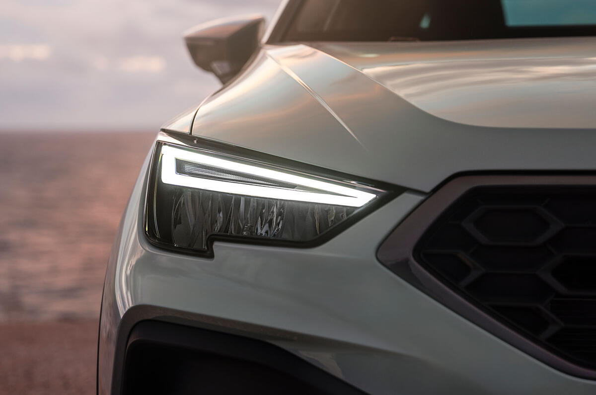 Seat Arona 2025 headlight