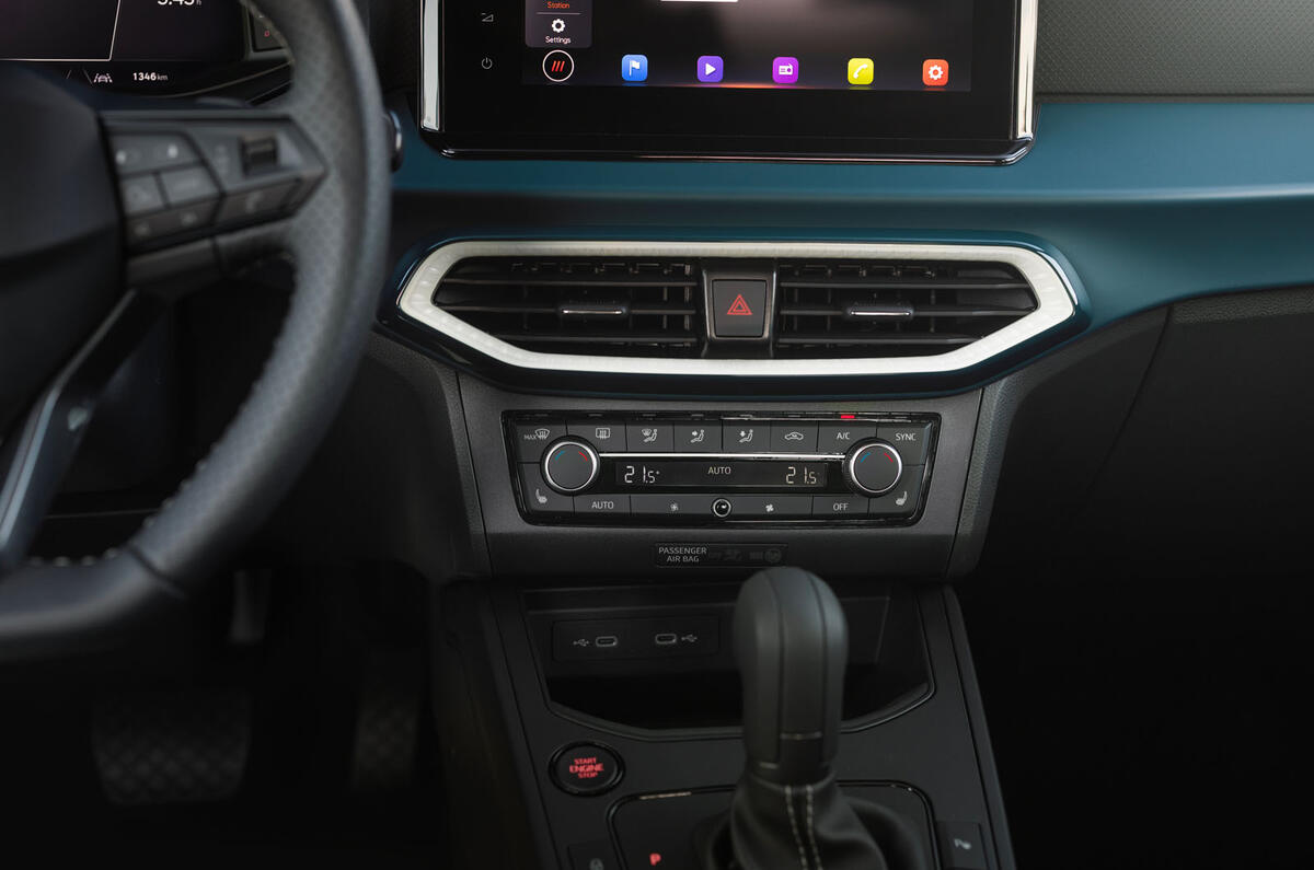 Seat Arona 2025 interior buttons