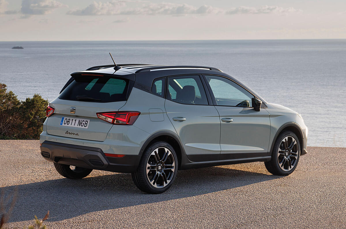 Seat Arona 2025 static rear quarter