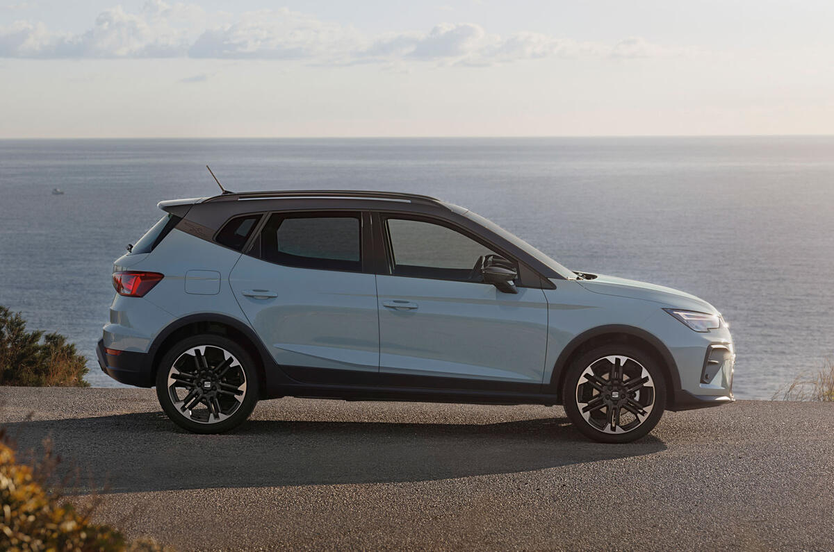 Seat Arona 2025 static side
