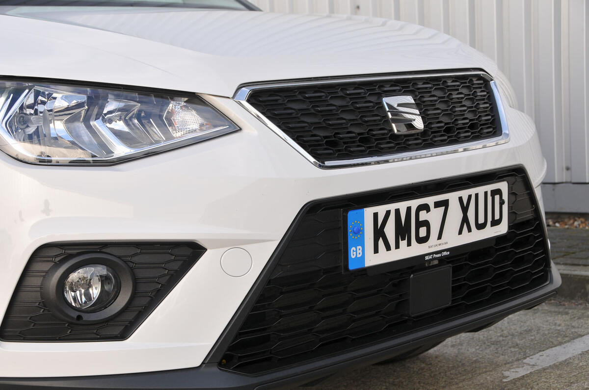 Seat Arona front end