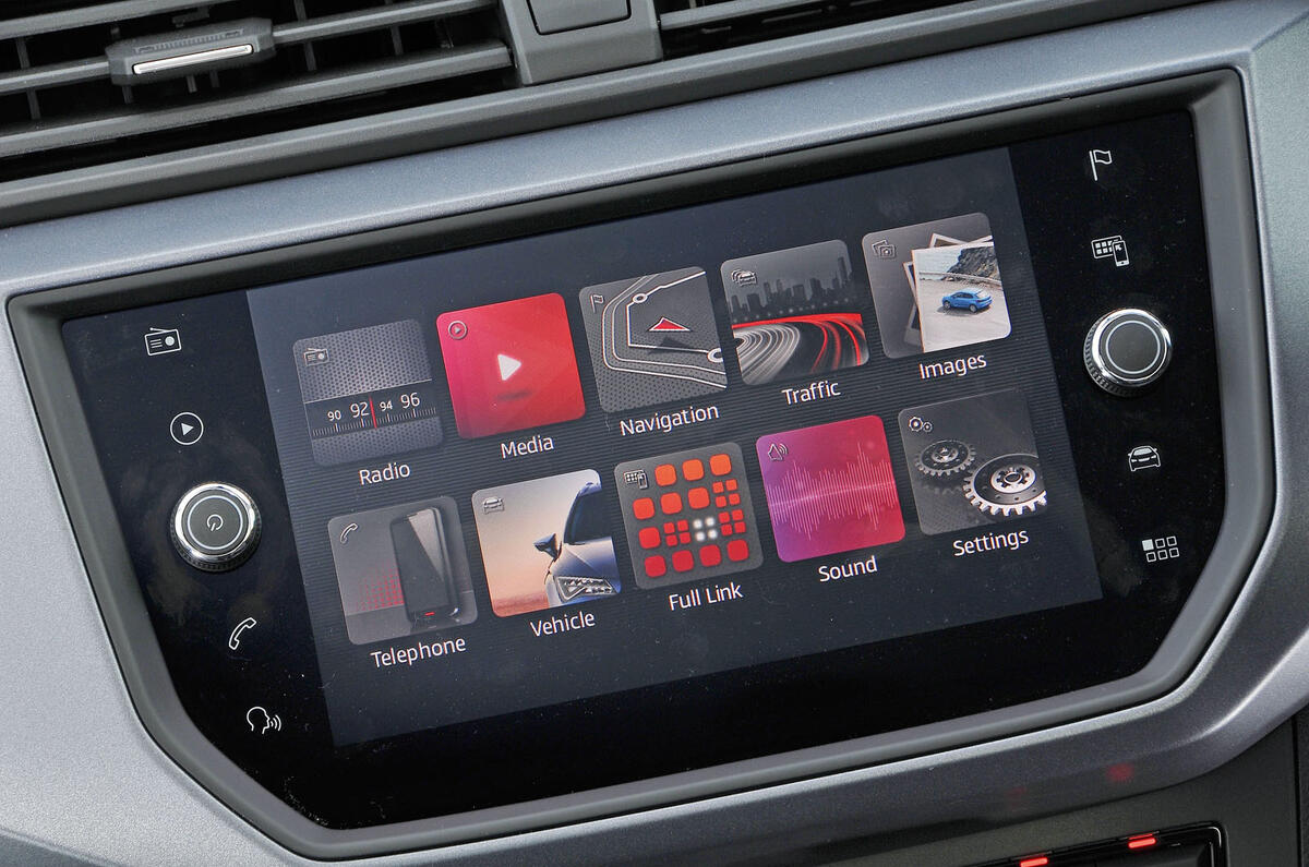 Seat Arona infotainment system