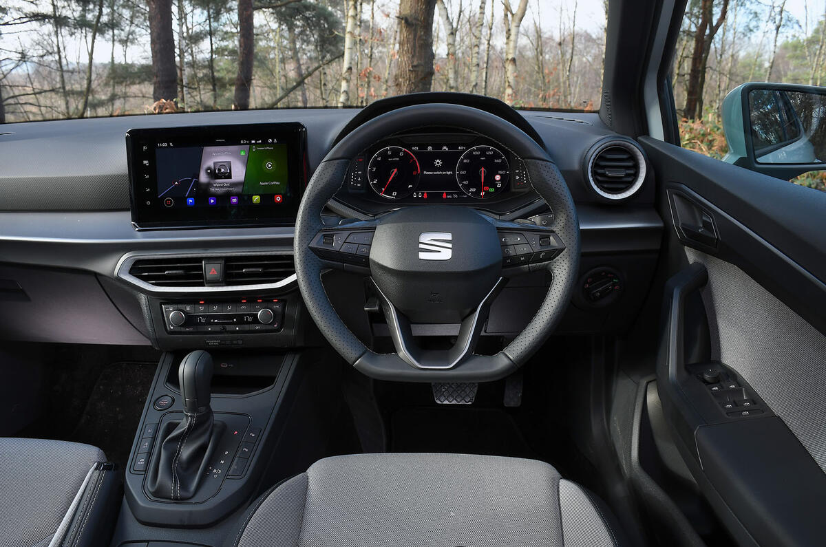 Seat Arona review 041