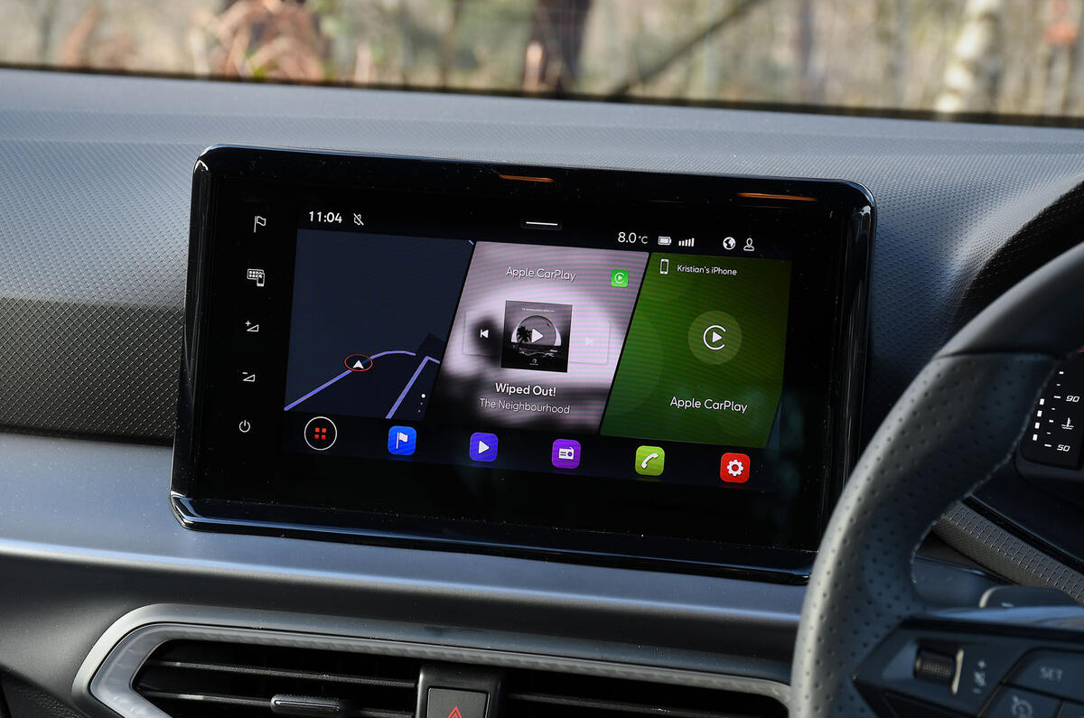 Seat Arona review 042