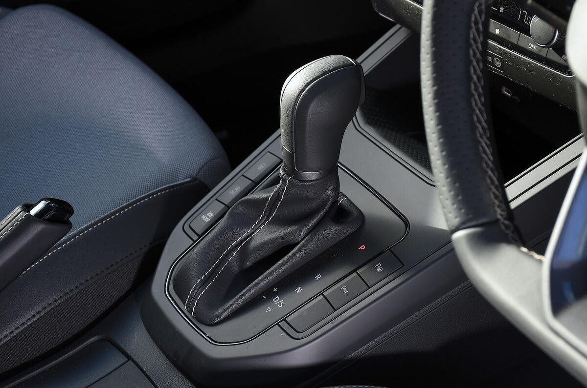 Seat Arona review 045