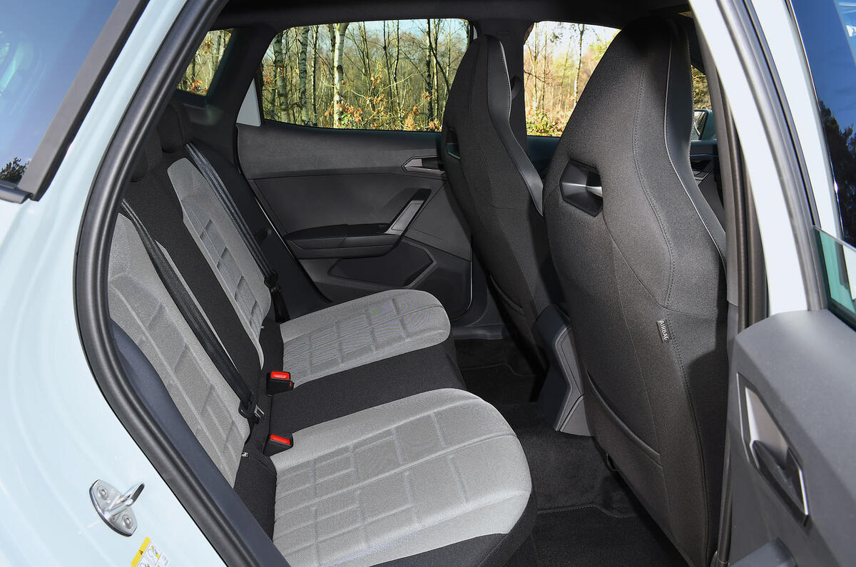 Seat Arona review 047