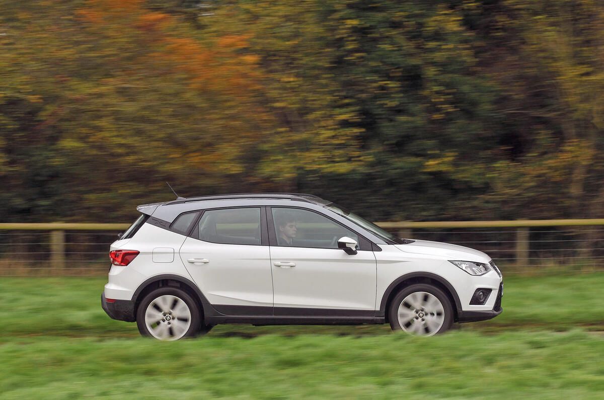 Seat Arona side profile