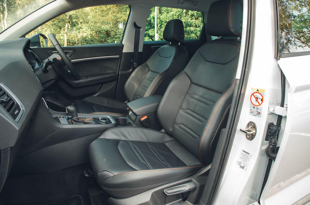 seat ateca review 2023 012 front seats