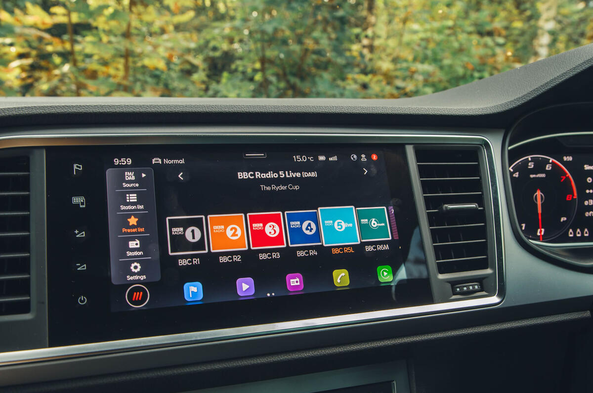 seat ateca review 2023 016 infotainment