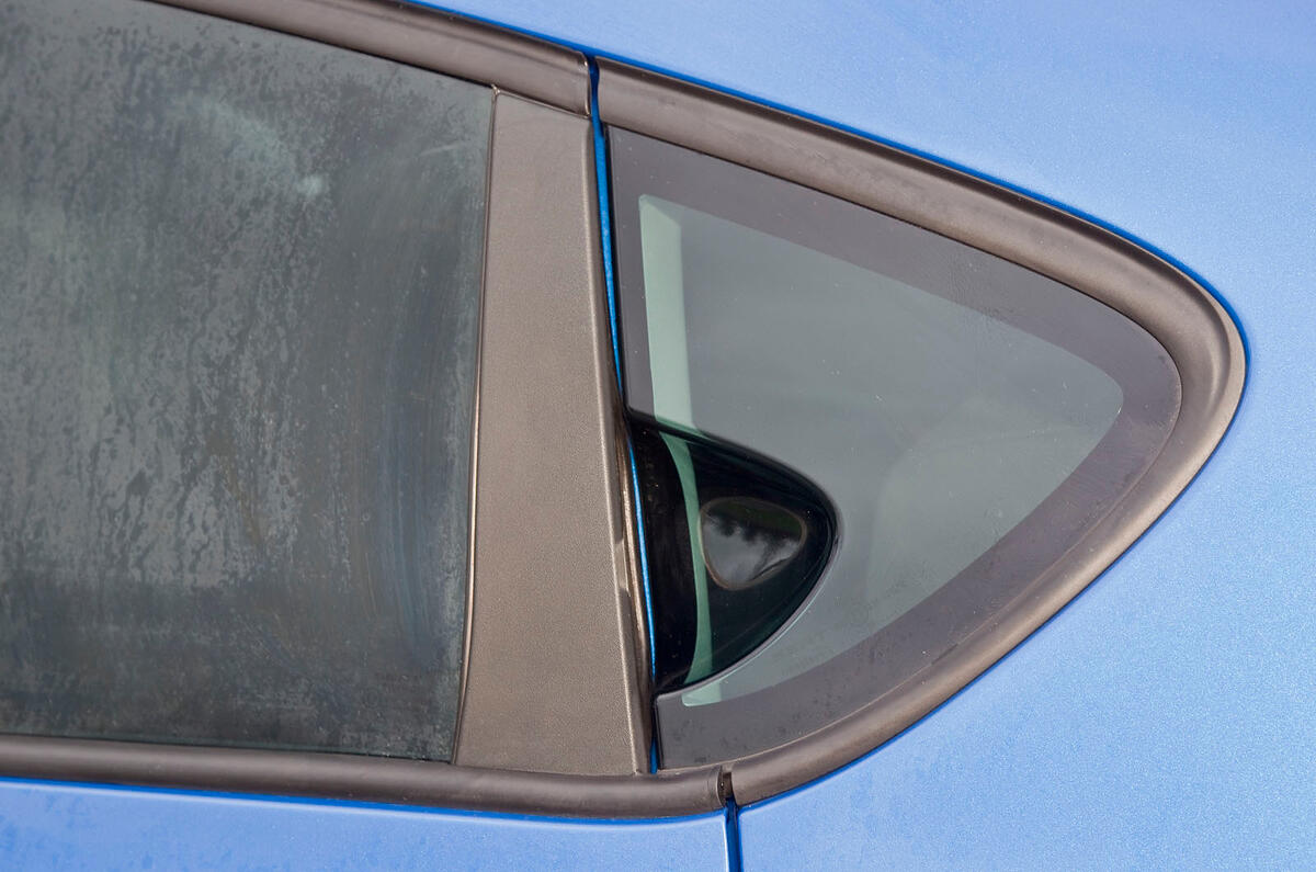 The rear door handles are hidden behind the window frames, which will confuse unsuspecting passengers Seat Leon rear door handle