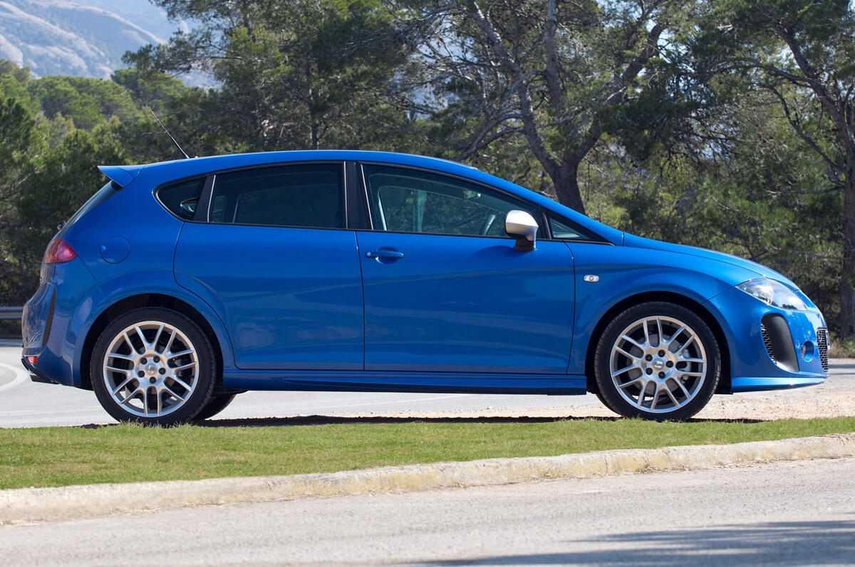 Seat Leon FR+ Supercopa revealed