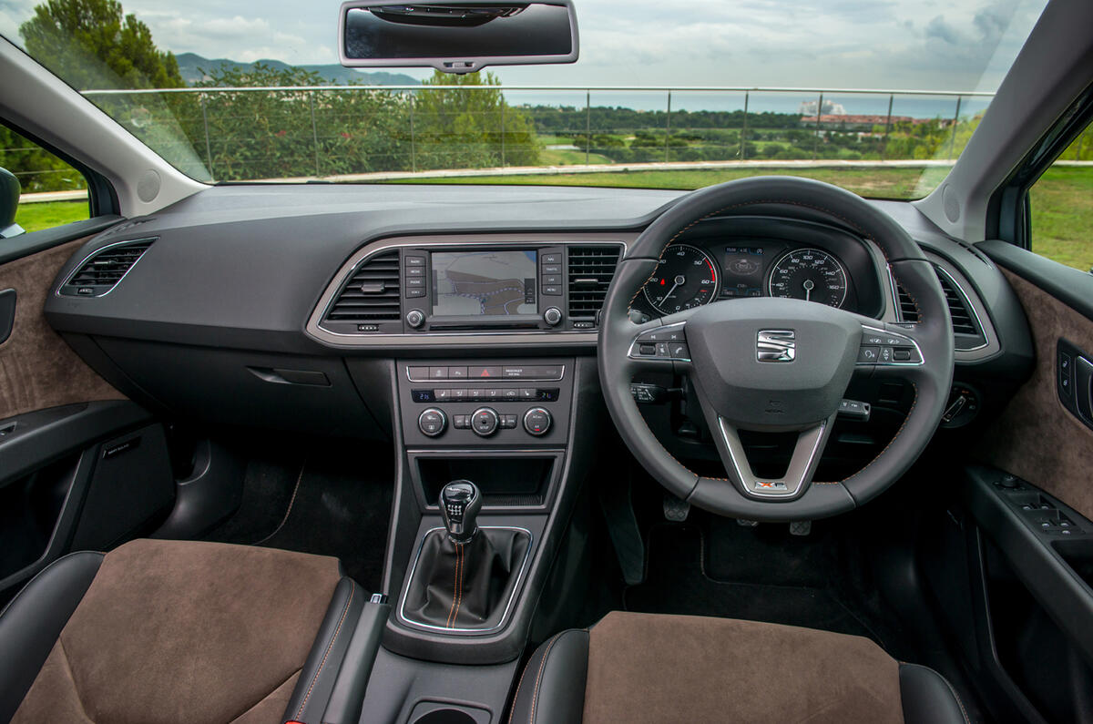 Seat Leon X-Perience dashboard