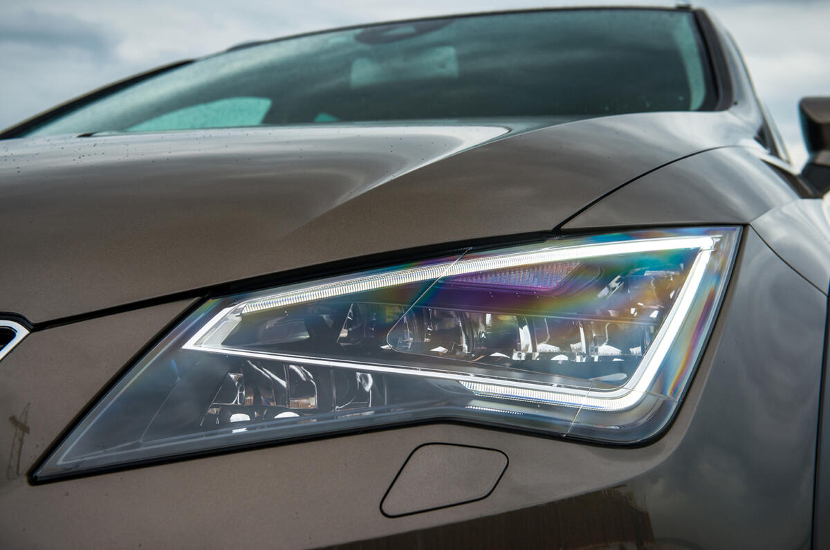 Seat Leon X-Perience LED headlights