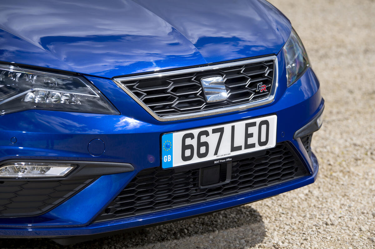 Seat Leon 5dr hatch front grille