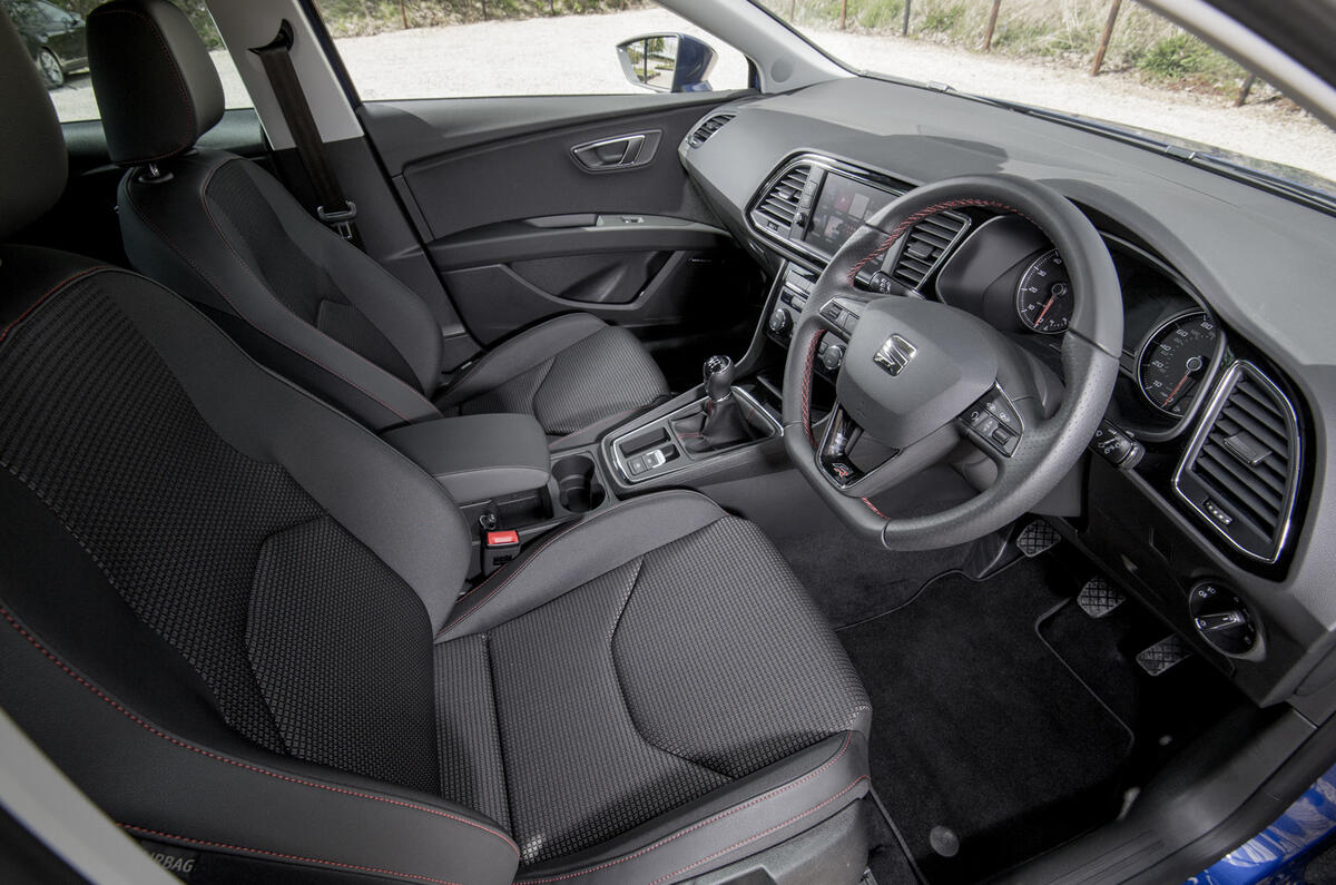 Seat Leon 5dr hatch dashboard