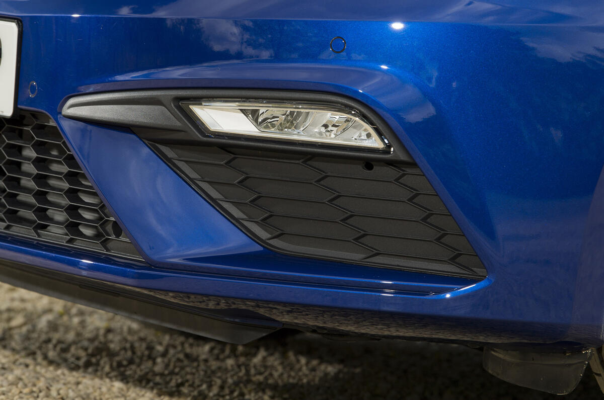 Seat Leon 5dr hatch LED foglights