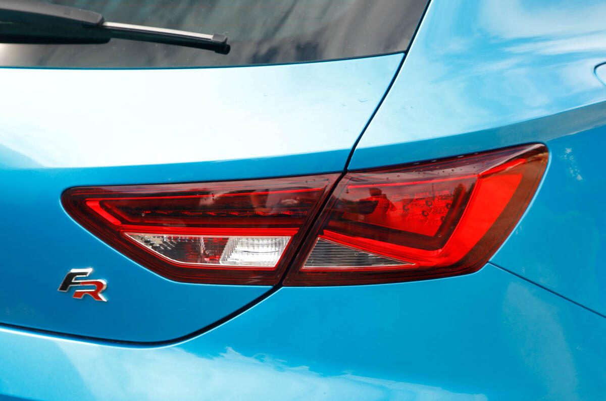 Seat Leon SC rear lights