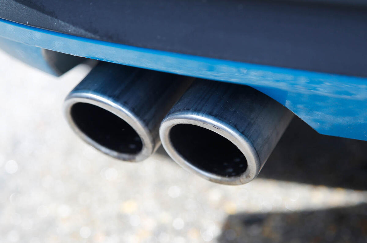 Seat Leon SC twin exhaust