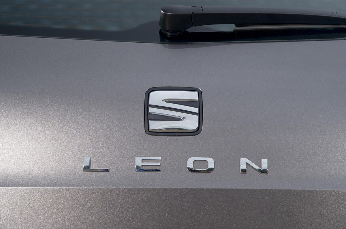 Seat Leon ST badging