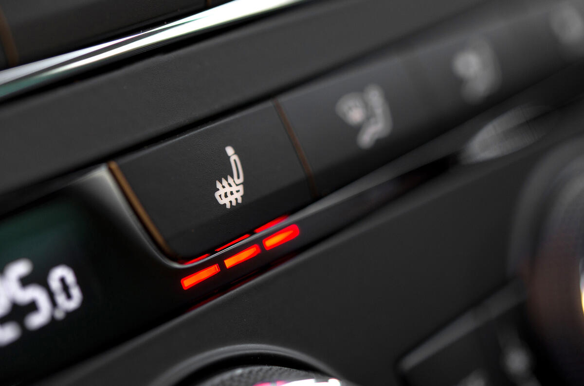 Seat Leon ST heated seats