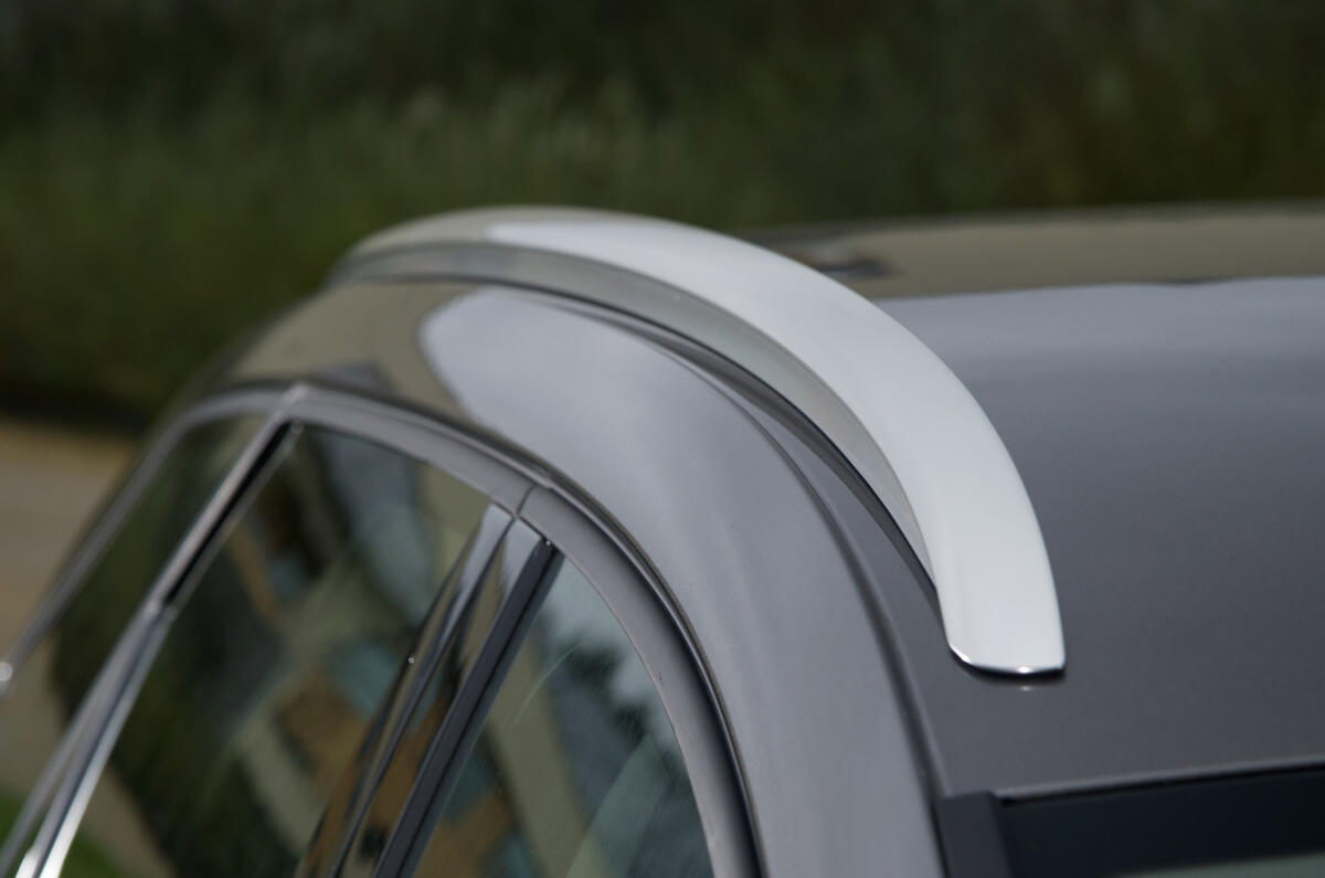 Seat Leon ST roof rails