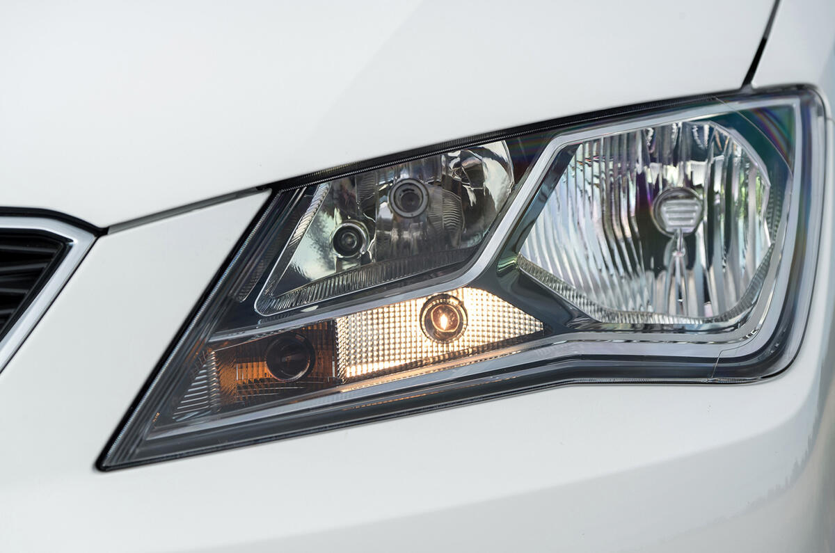 Seat Toledo headlights