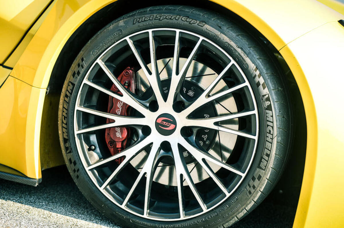 Sin R1 alloy wheels