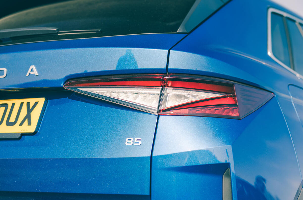 skoda elroq rt 2025 rear wing detail 1