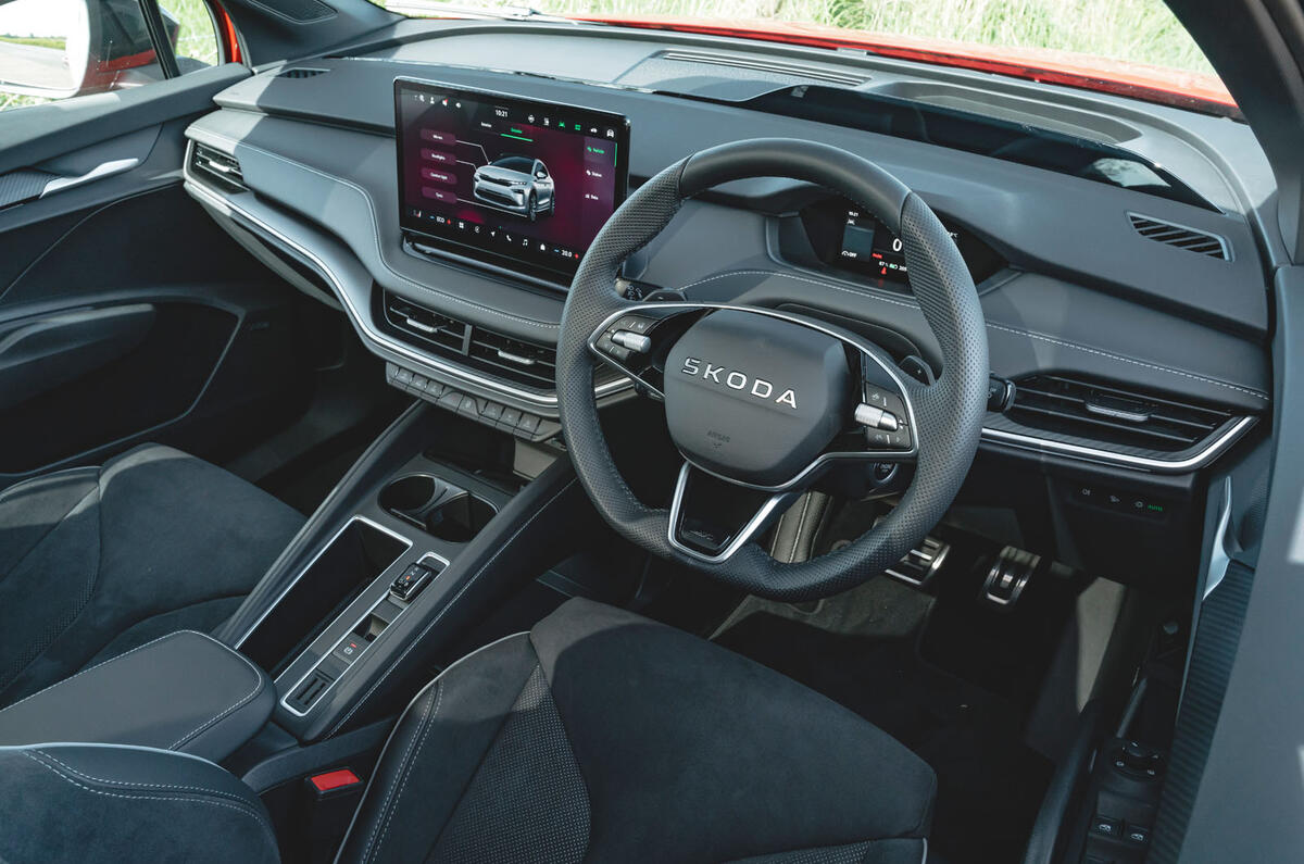 Skoda Enyaq 2025 Review dash 10