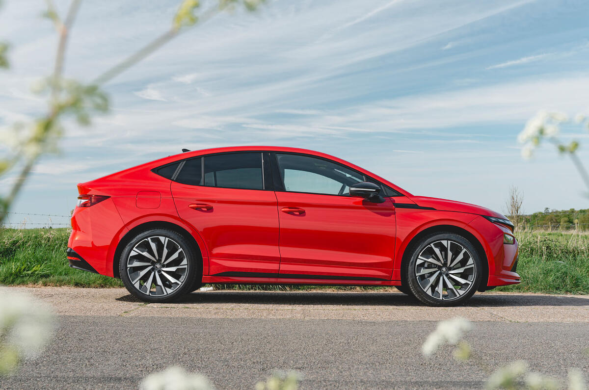 Skoda Enyaq 2025 Review profile static 8