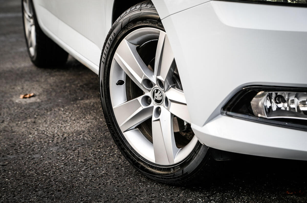 Jantes en alliage Skoda Fabia 16 pouces