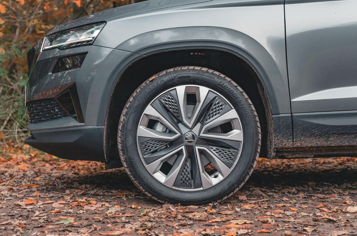 skoda karoq review 2023 05 wheel