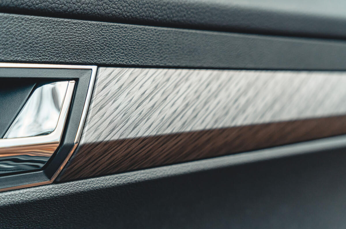 skoda karoq review 2023 13 trim