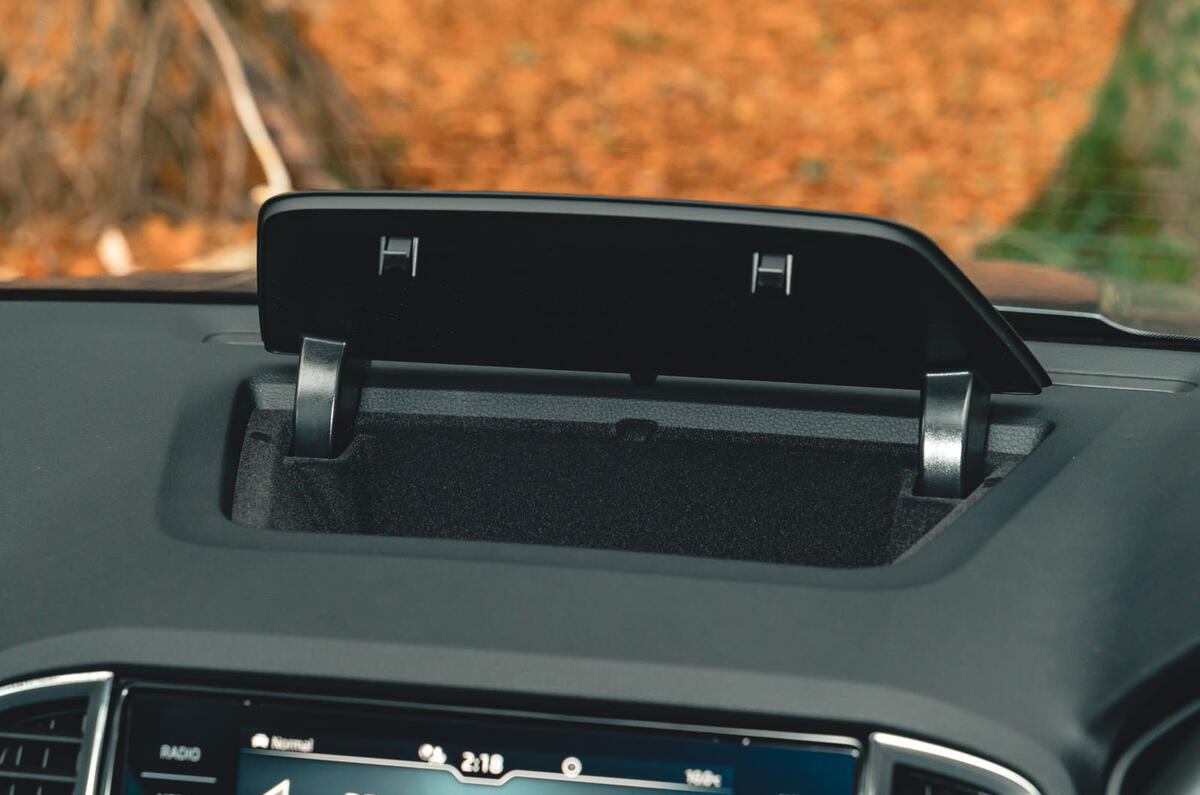 skoda karoq review 2023 16 storage