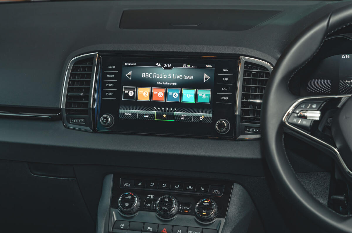 skoda karoq review 2023 18 infotainment