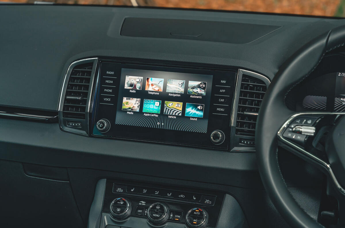 skoda karoq review 2023 19 infotainment
