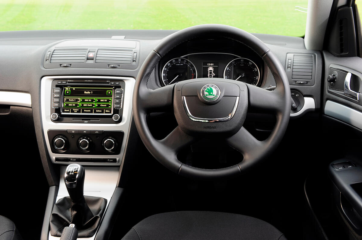 The Octavia's driving position is excellent and the cabin's quality level is high Skoda Octavia dashboard