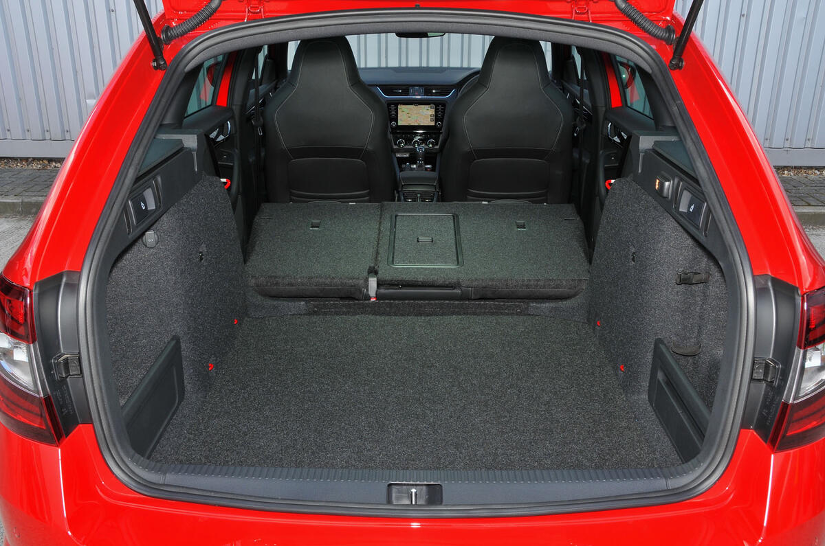Skoda Octavia vRS 245 extended boot space