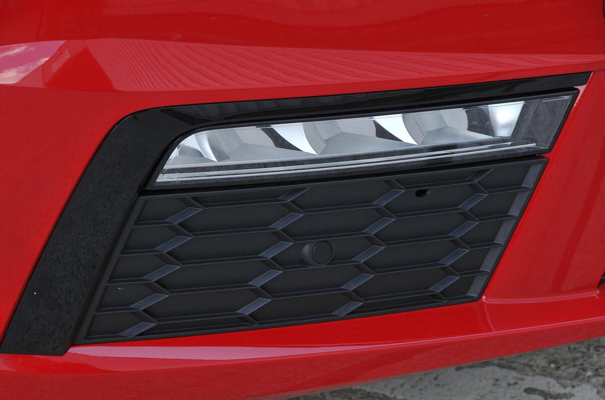 Skoda Octavia vRS 245 LED foglights