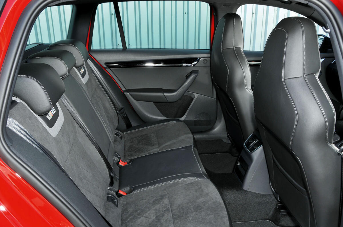 Skoda Octavia vRS 245 rear seats