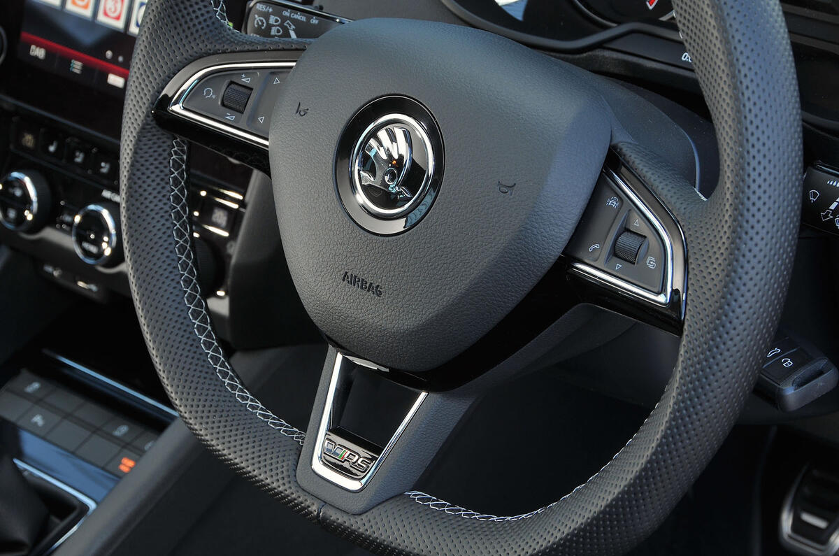 Skoda Octavia vRS 245 steering wheel
