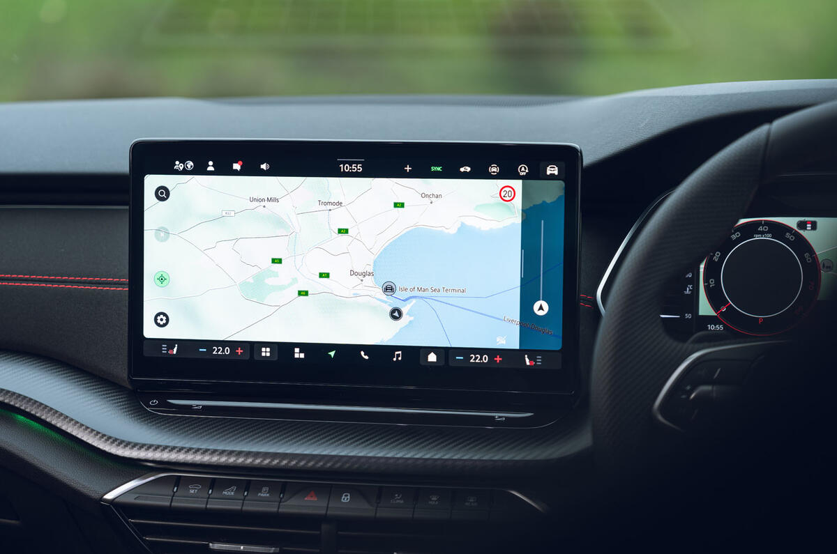 Skoda Octavia VRS review 2025 013 infortainment Skoda Octavia VRS review 2025 013 infortainment
